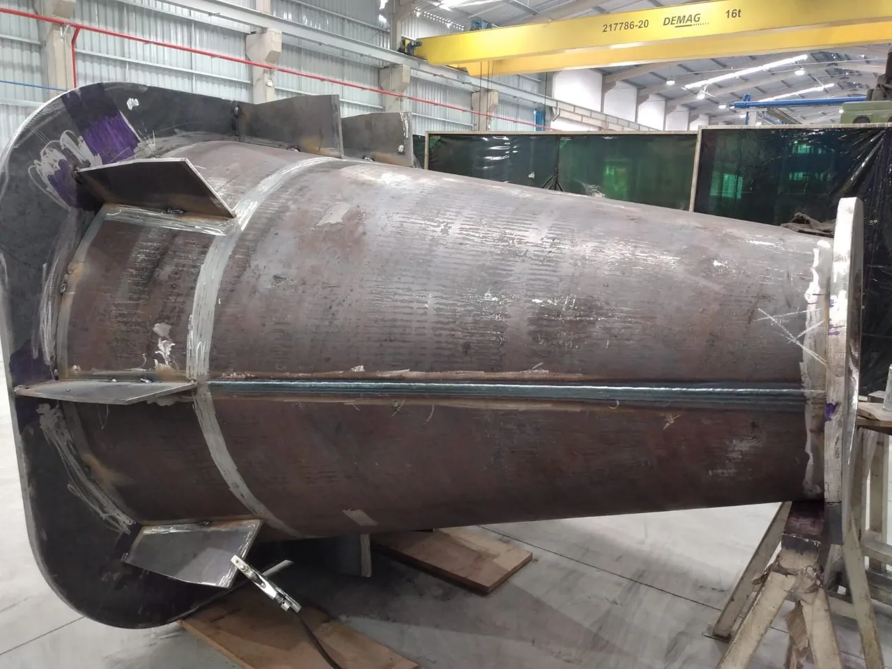 Fabricação de vaso de grande porte na Kaudentek
